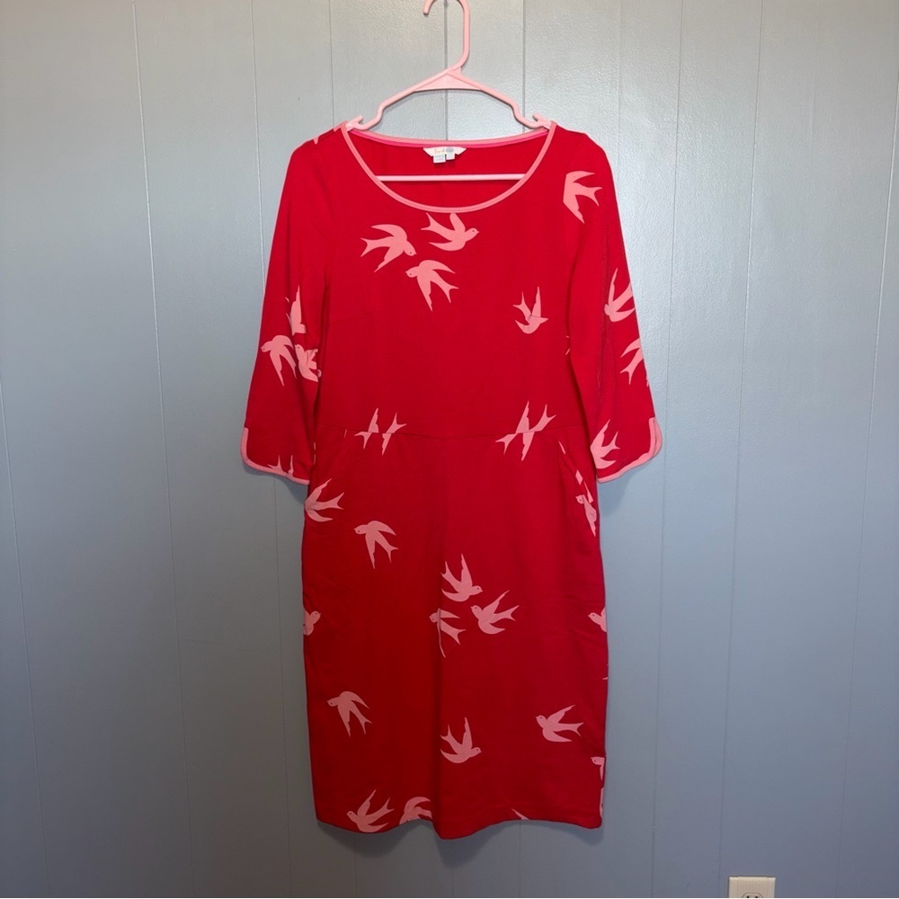 Boden Jessie Swallows Birds Red Pink Jersey Knit Knee Length Dress Size 8 Reg - Picture 2 of 7